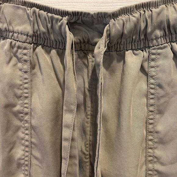 C&C California Green Lyocell Shorts Women Size Large Boho Beachy Comfy Vacation - Picture 3 of 8